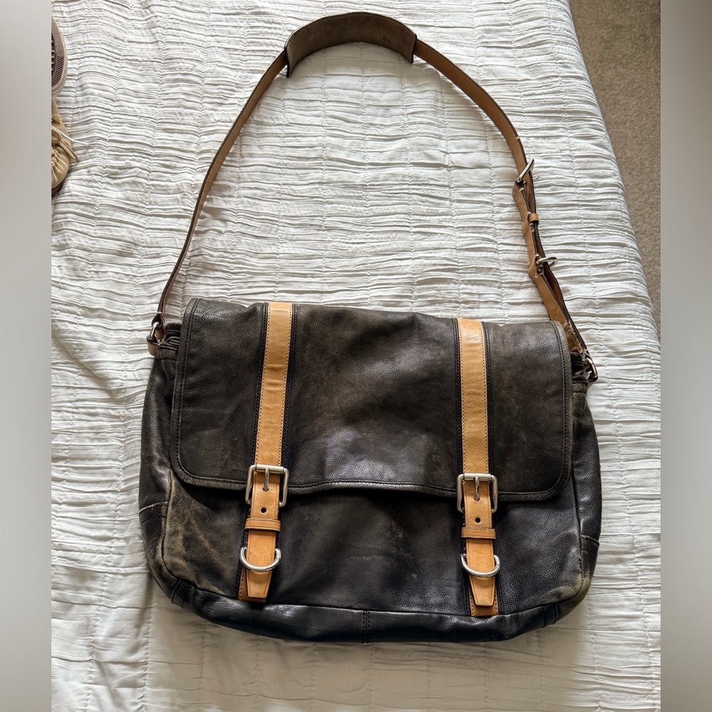 Vintage Coach Black and Tan Leather Crossbody Messenger Style Bag